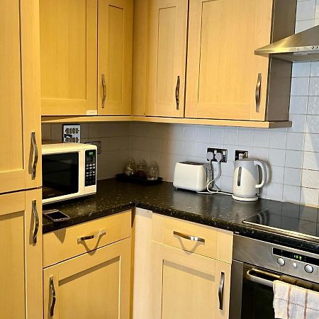 Radiant2 Bedroom Apartment In The Heart Of Harlow Town Εξωτερικό φωτογραφία