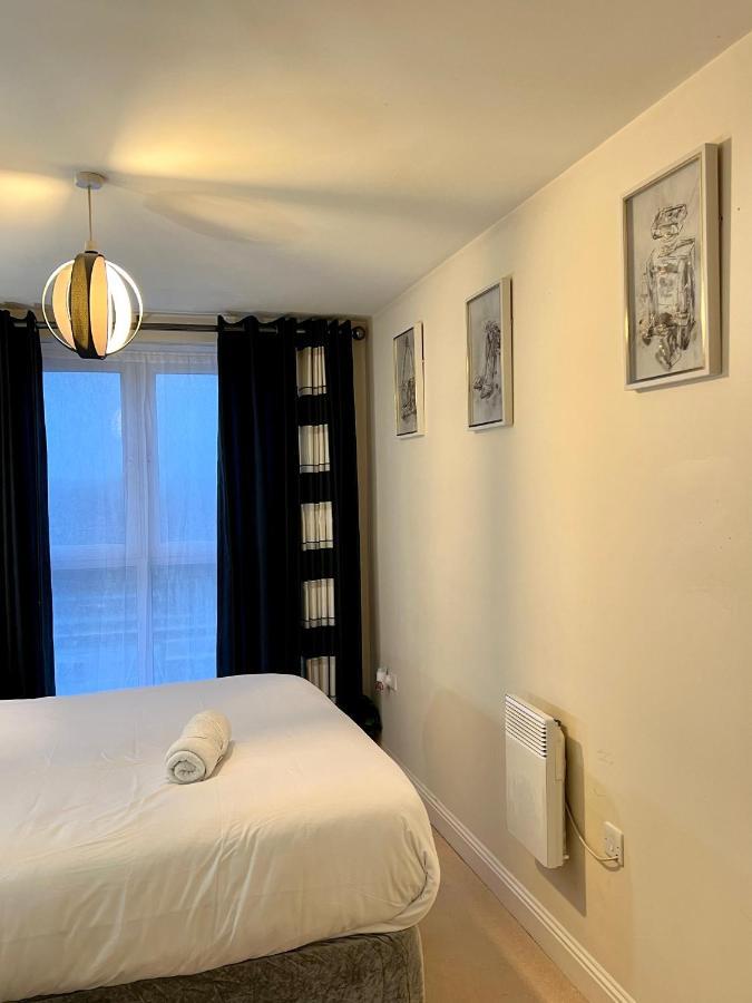 Radiant2 Bedroom Apartment In The Heart Of Harlow Town Εξωτερικό φωτογραφία