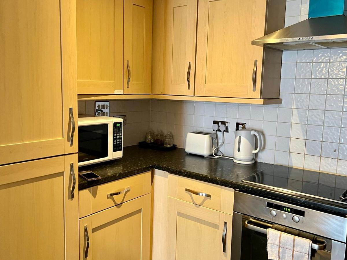 Radiant2 Bedroom Apartment In The Heart Of Harlow Town Εξωτερικό φωτογραφία